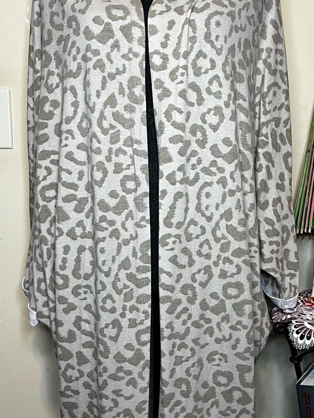 JODIFL Light Gray and White Leopard Print Long Open Cardigan